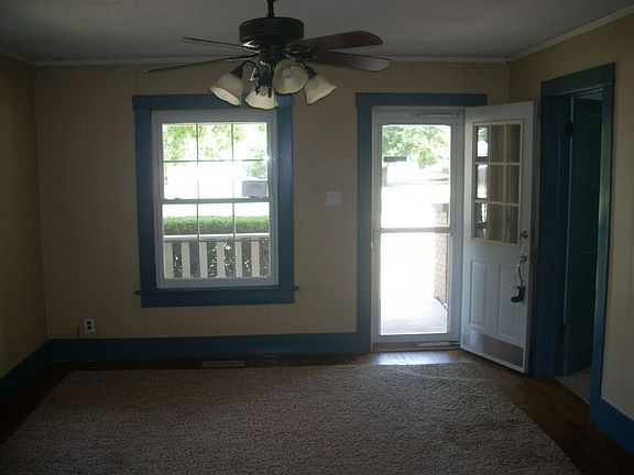 4th image of 600 N Lake St