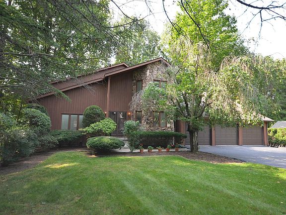 2nd image of 7 Shadowbrook Dr