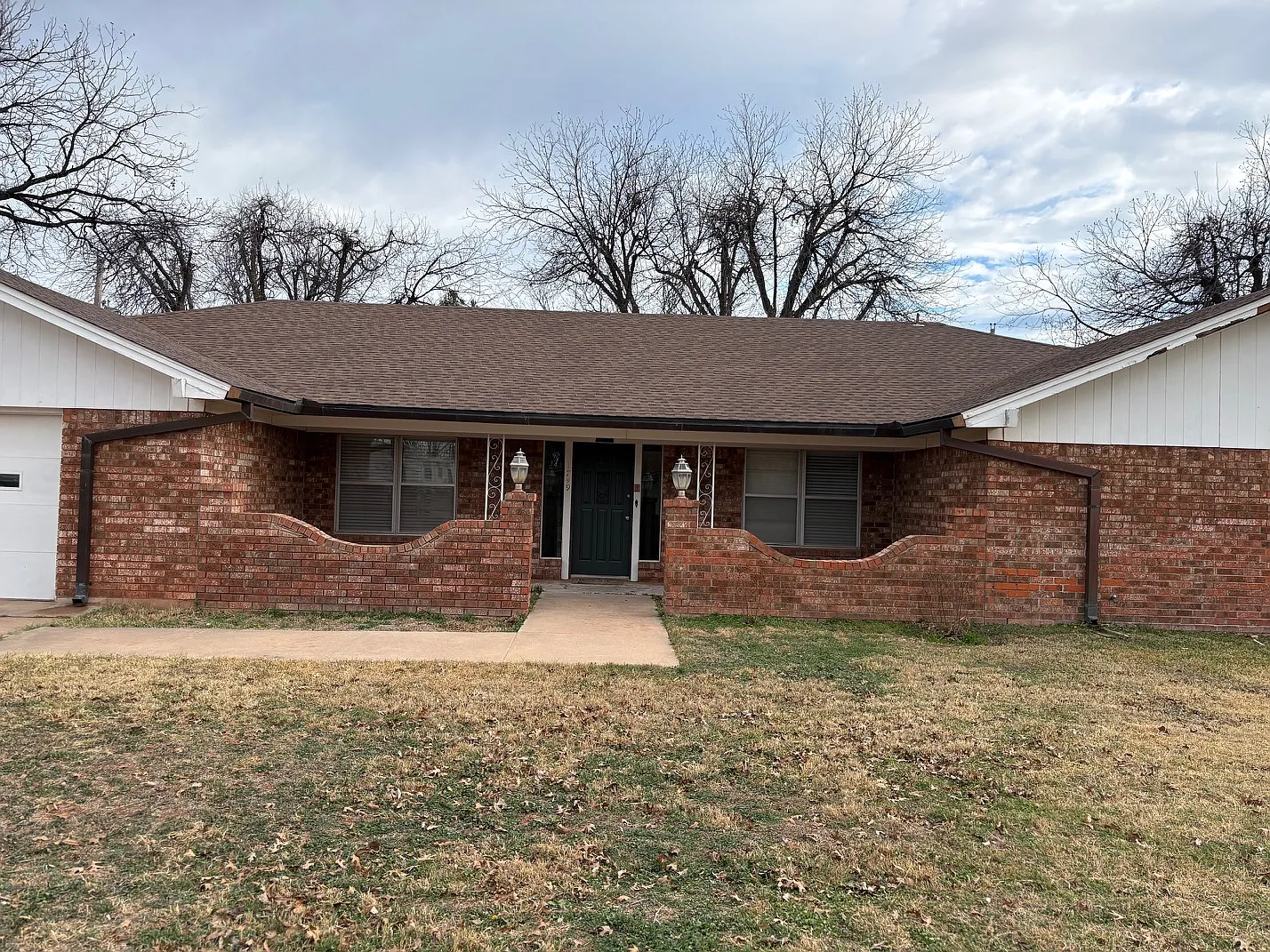 3 bed, 2.5 bath, 2544 sqft, $3,400 — Photo 2