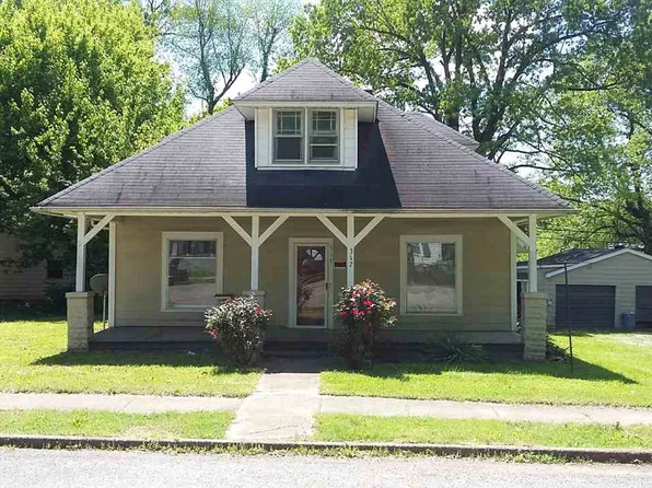 317 N 3rd St, Central City, KY 42330