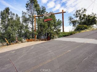 2216 Saint Bernard Dr, Pine Mountain Club, CA 93222