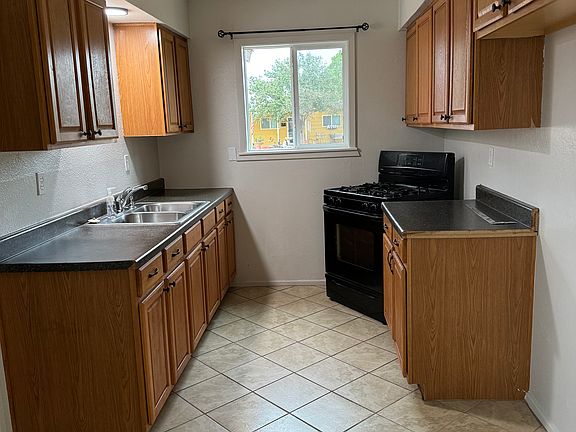 3rd image of 1207 Pueblo St