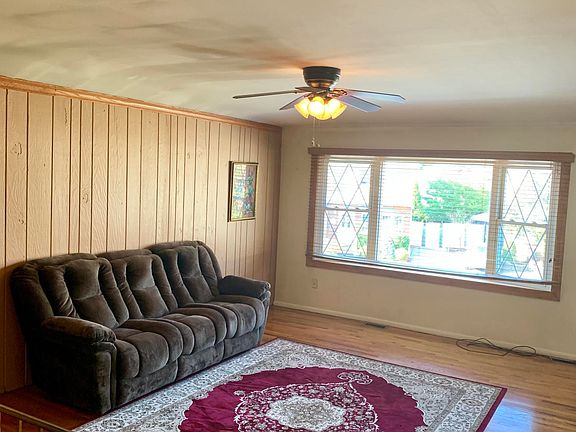 3rd image of 24 Adlai Cir