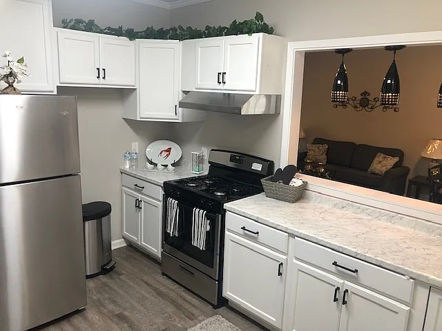 6127 Lexington Ave #B — Photo 11
