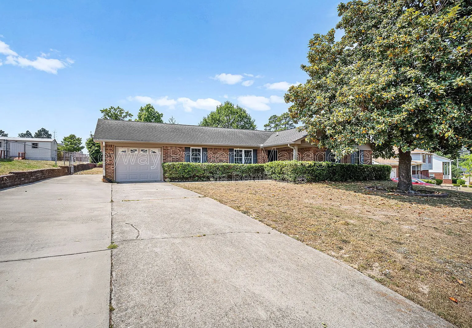 4 bed, 2.0 bath, 1805 sqft, $1,785 — Photo 2
