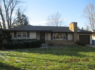 1304 Hutson Dr, Watertown, WI 53098