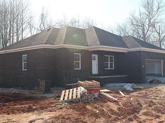 3rd image of 308 Claiborne Cir