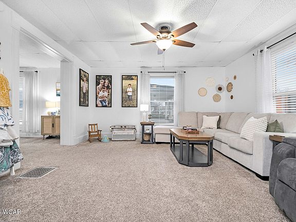 4th image of 504 N Main St