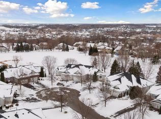 8825 Pointe Vista Dr, Victoria, MN 55386
