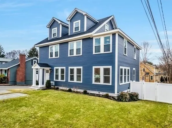 31 Oak St #1, Wellesley, MA 02482