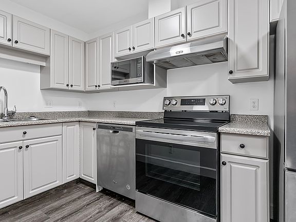 5th image of 33688 King Rd #410