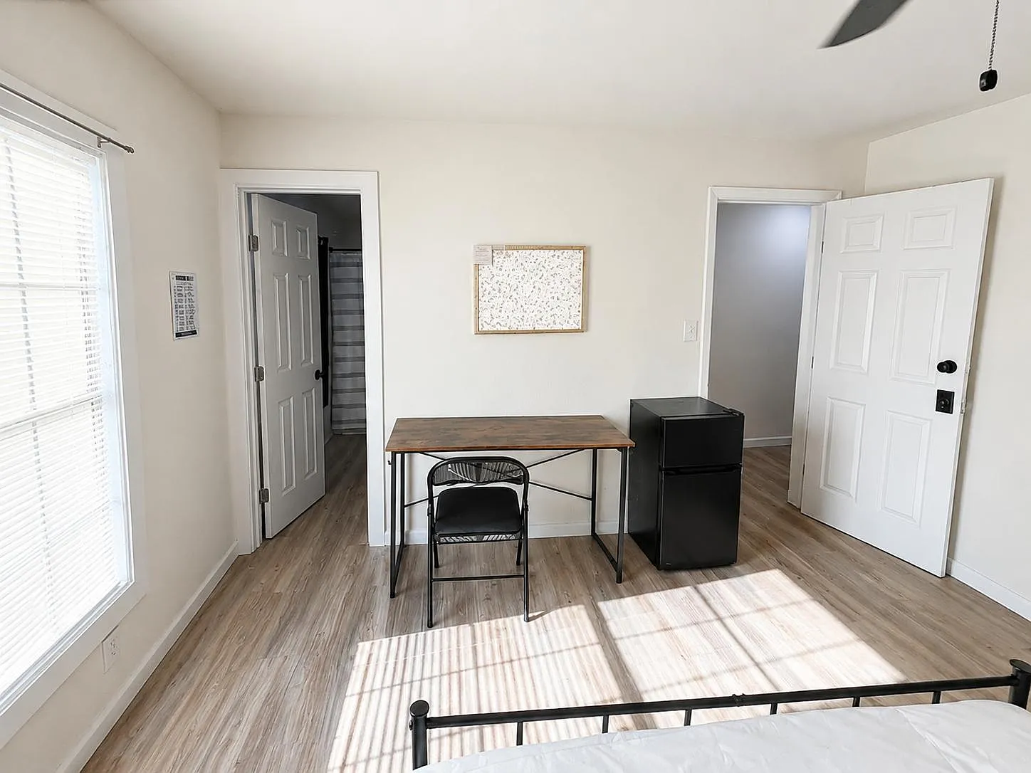4 bed, 5.0 bath, 1800 sqft, $1,122 — Photo 2