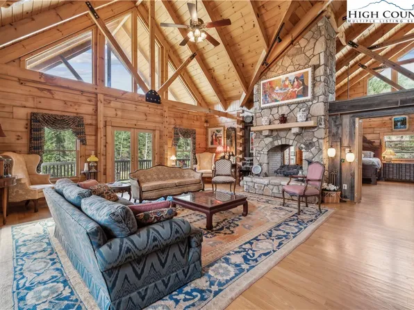 101 Double Branch Road, Grassy Creek, NC 28631