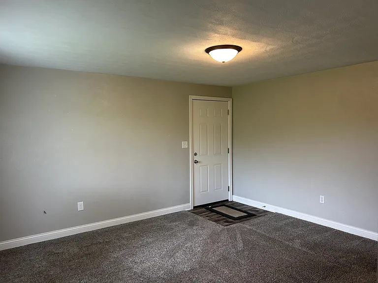 1023 Old Main St — Photo 12