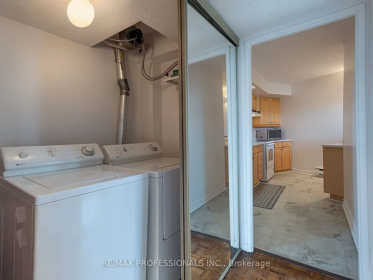 284 Mill Rd #B1 — Photo 22