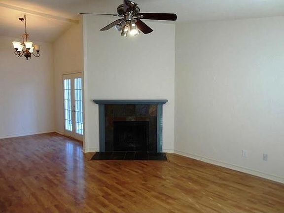 4th image of 2609 Driskill Dr
