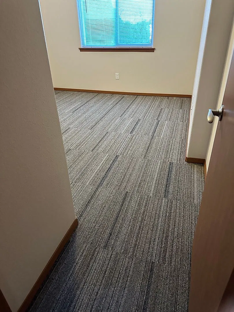 Fairway Manor — Photo 4