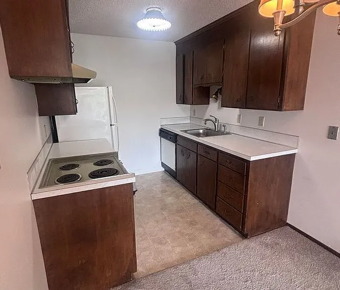 11500 15th Ave NE #203 — Photo 7