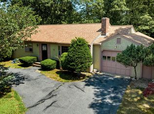 4 Silver Ln, Hyannis, MA 02601