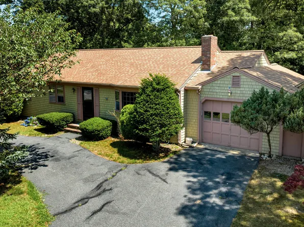 4 Silver Lane, Hyannis, MA 02601