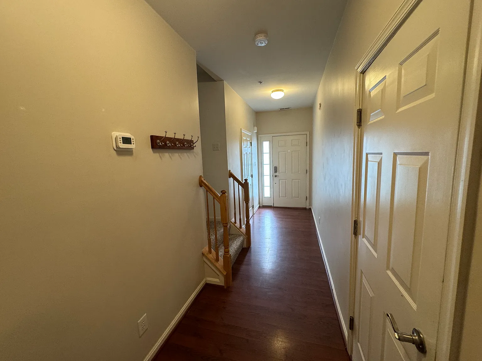 3 bed, 2.5 bath, 1450 sqft, $2,200 — Photo 2