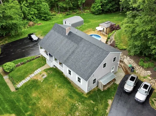 348 Pembroke Hill Road, Pembroke, NH 03275