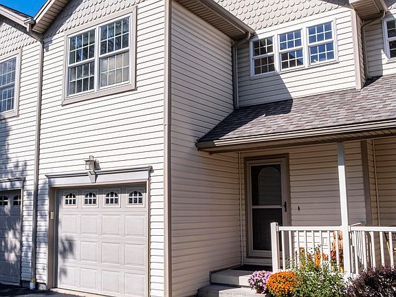 3rd image of 107 Augusta Dr