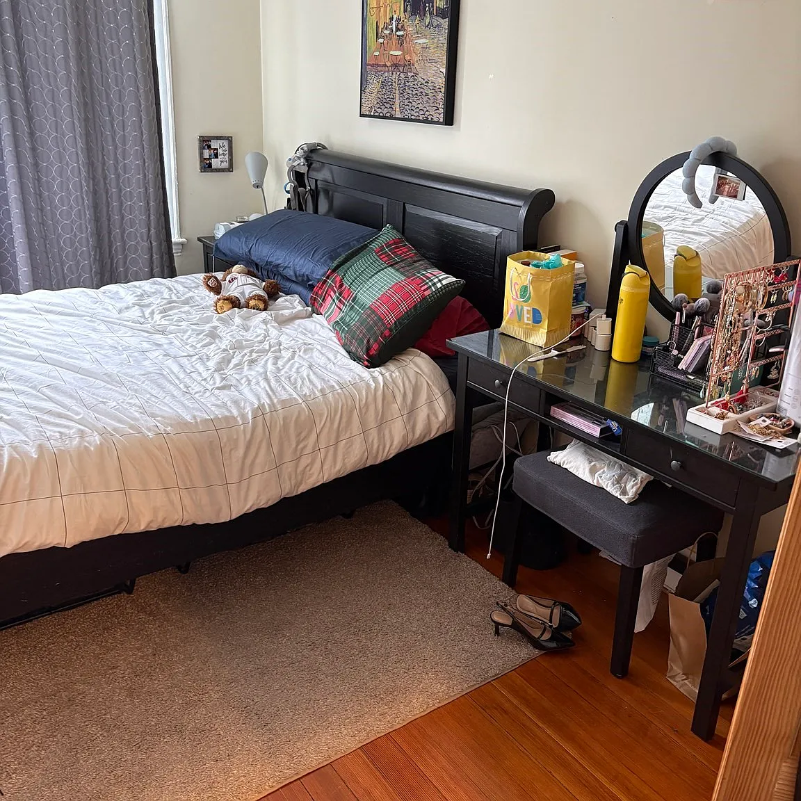 1 bed, 1.0 bath, 950 sqft, $3,200 — Photo 3
