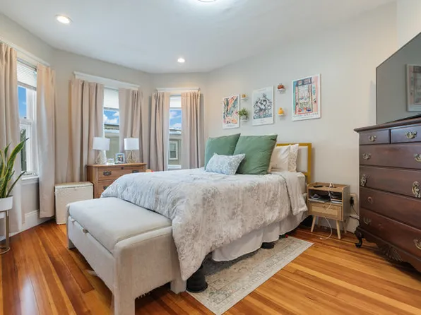 24 Buttonwood St APT 1, Dorchester, MA 02125