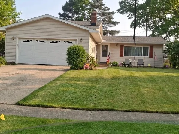 2590 Marda Dr, Parma, OH 44134
