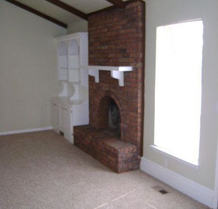 2nd image of 1702 Chaucer Dr