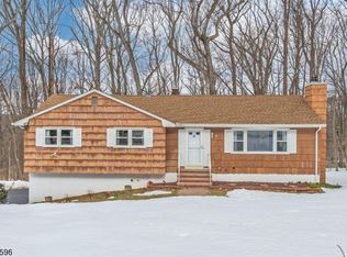 12 Overlook Dr, Long Valley, NJ 07853