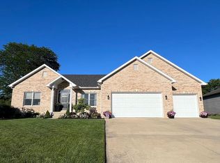 240 Carrington Ave, Mt Zion, IL 62549