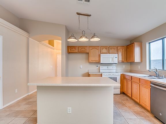 4th image of 12813 W Evans Dr