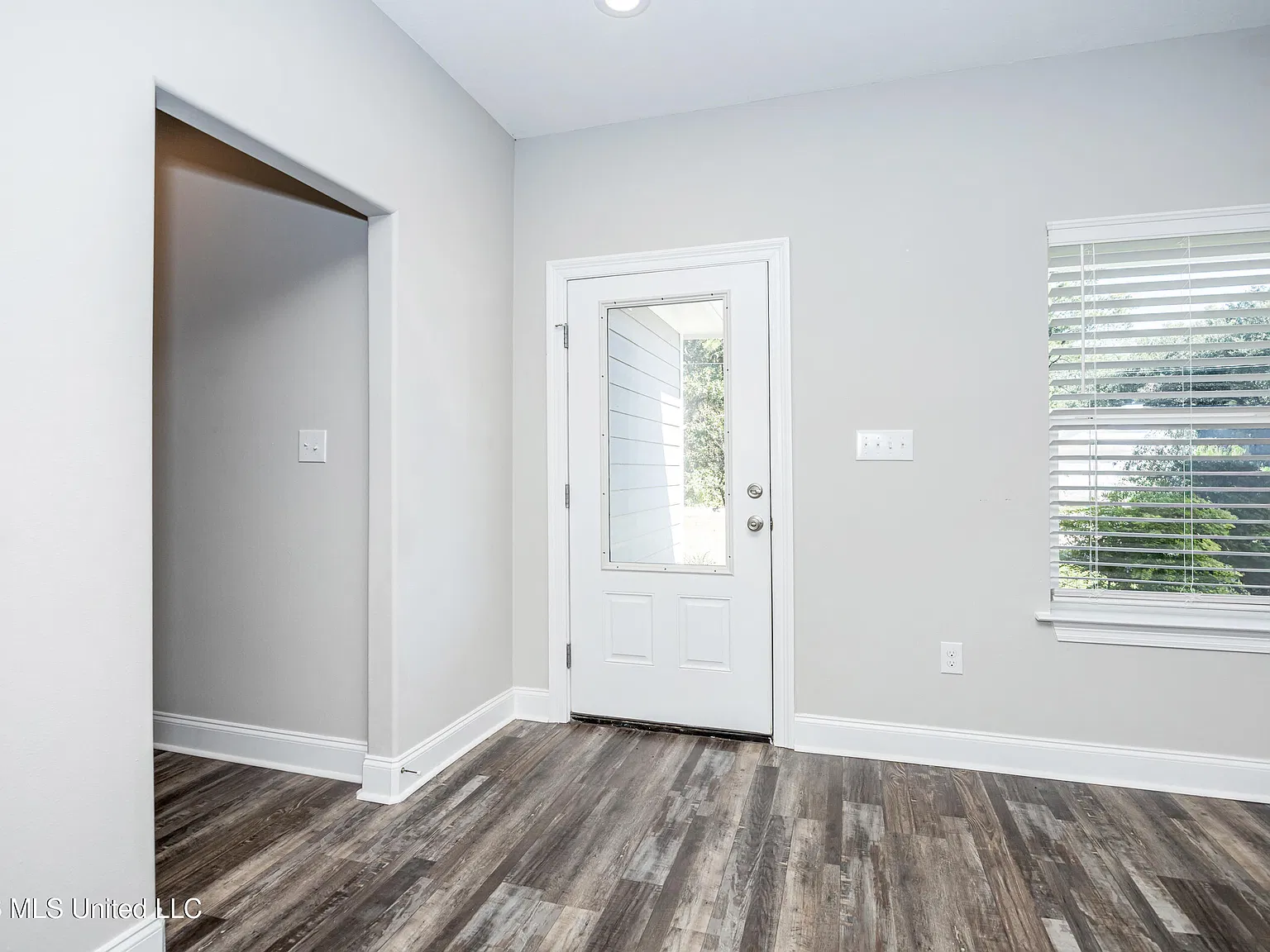 4 bed, 2.0 bath, 1483 sqft, $1,850 — Photo 4
