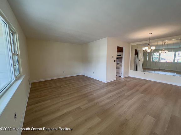 5th image of 5 Pompton Plains Dr