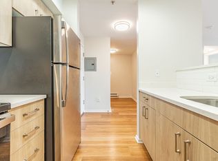 422 1st Ave W APT 505, Seattle, WA 98119