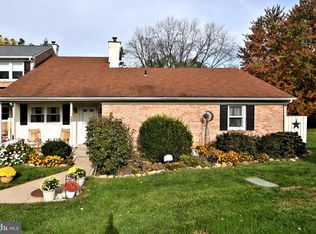33 Edinboro Cir, Chalfont, PA 18914