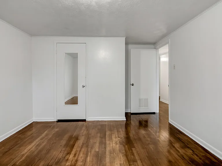 410 Shady Ln — Photo 5