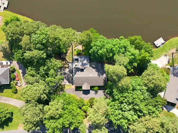 2209 Brookwood Trl, Sanford, NC 27330