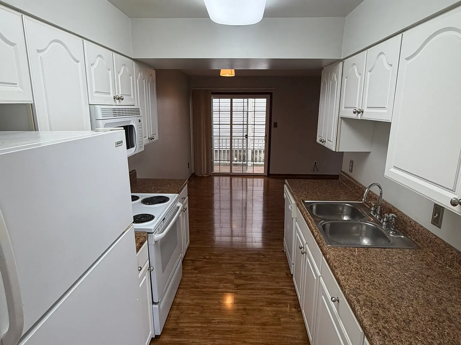 3 bed, 2.5 bath, 1492 sqft, $2,850 — Photo 4
