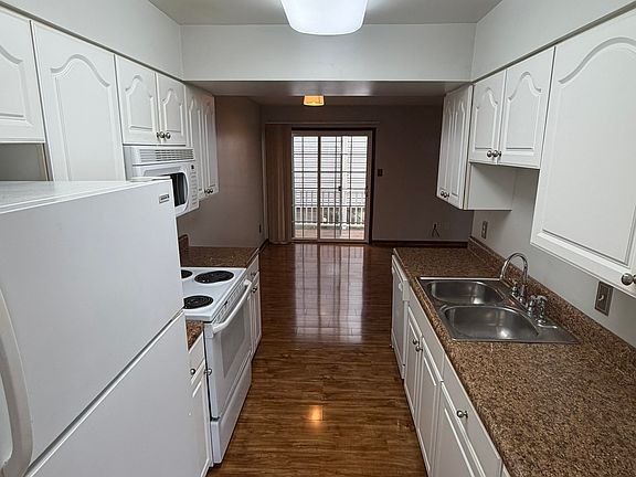 4th image of 2303 Catamaran Ct