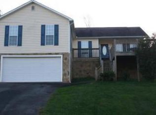 3326 Oma Lee Dr, Sevierville, TN 37876