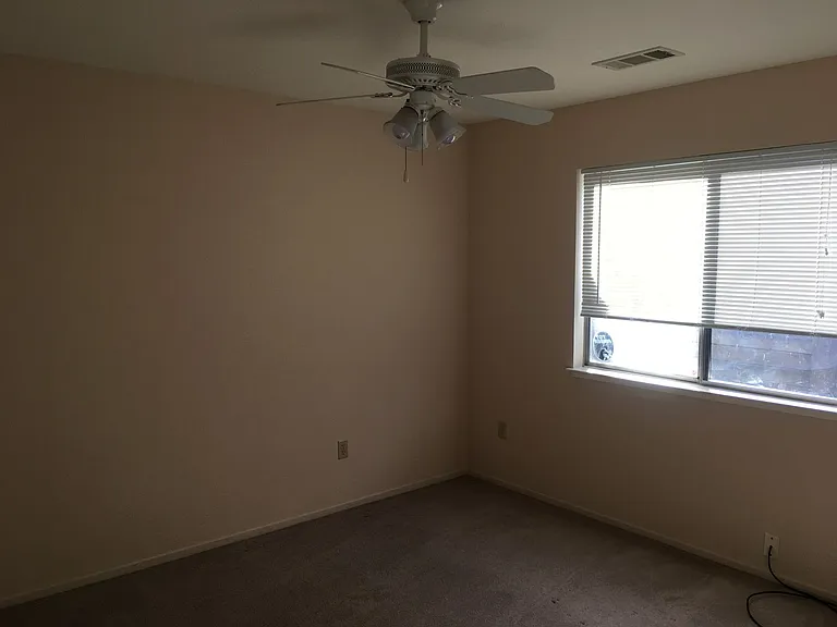 414 Springer Dr — Photo 11