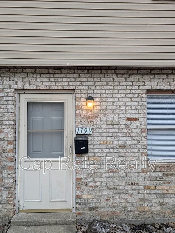 Linden — Photo 1