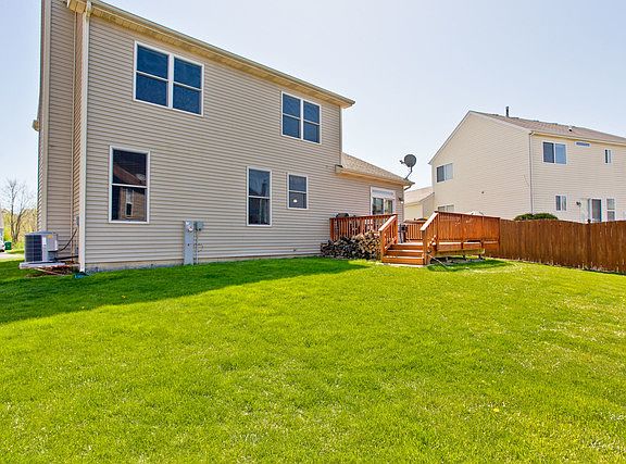2nd image of 2115 N Green Valley Ln