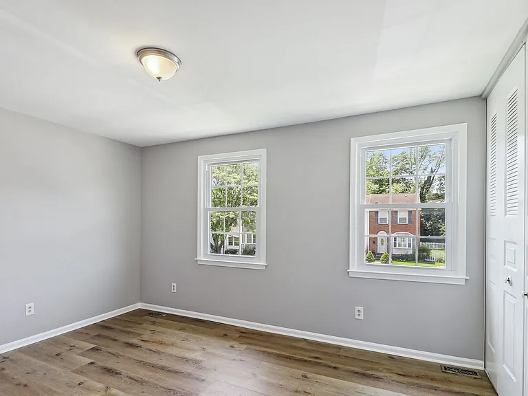 5448 Princess Dr — Photo 10
