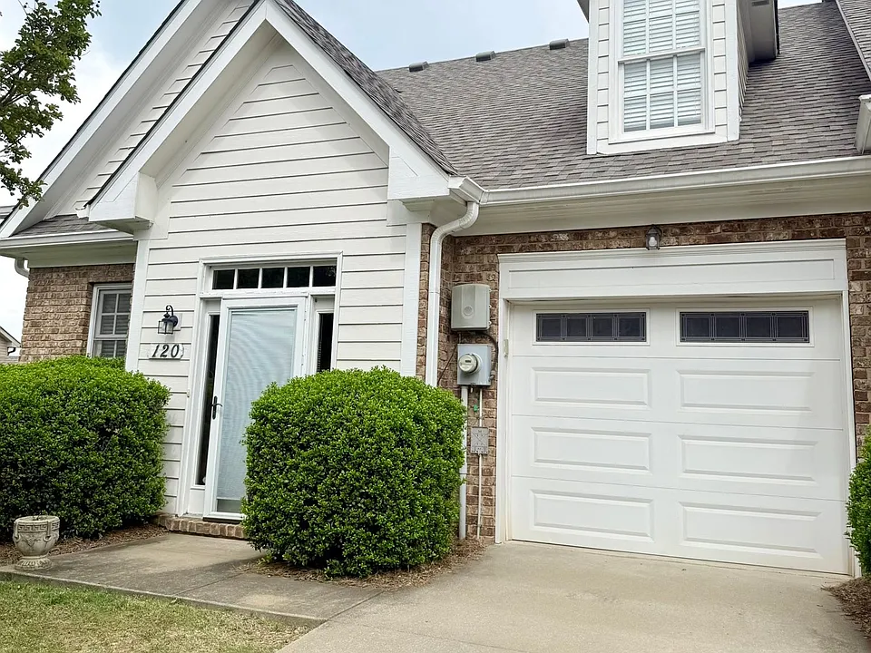 120 Bogard Ln