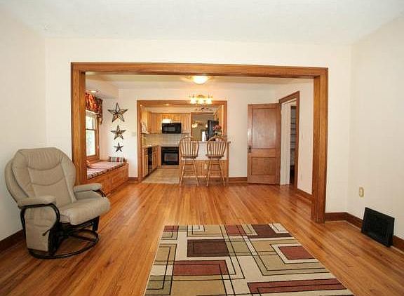 2nd image of 5425 Lamar Ave