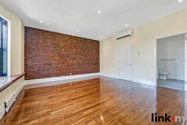 Rented by Link NY Realty | media 15